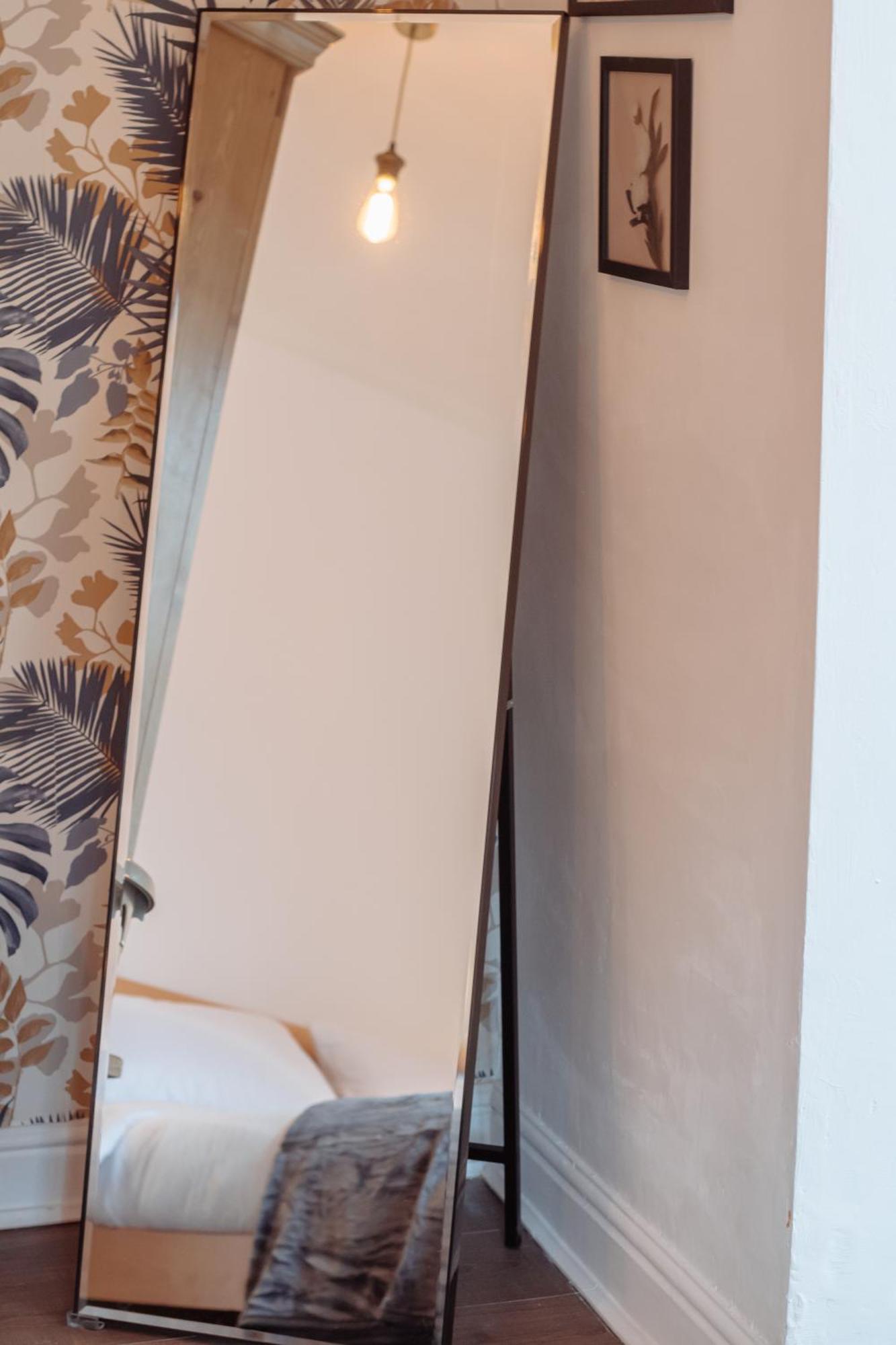 Апартаменты Spacious Flat With Free Parking Харрогейт Экстерьер фото