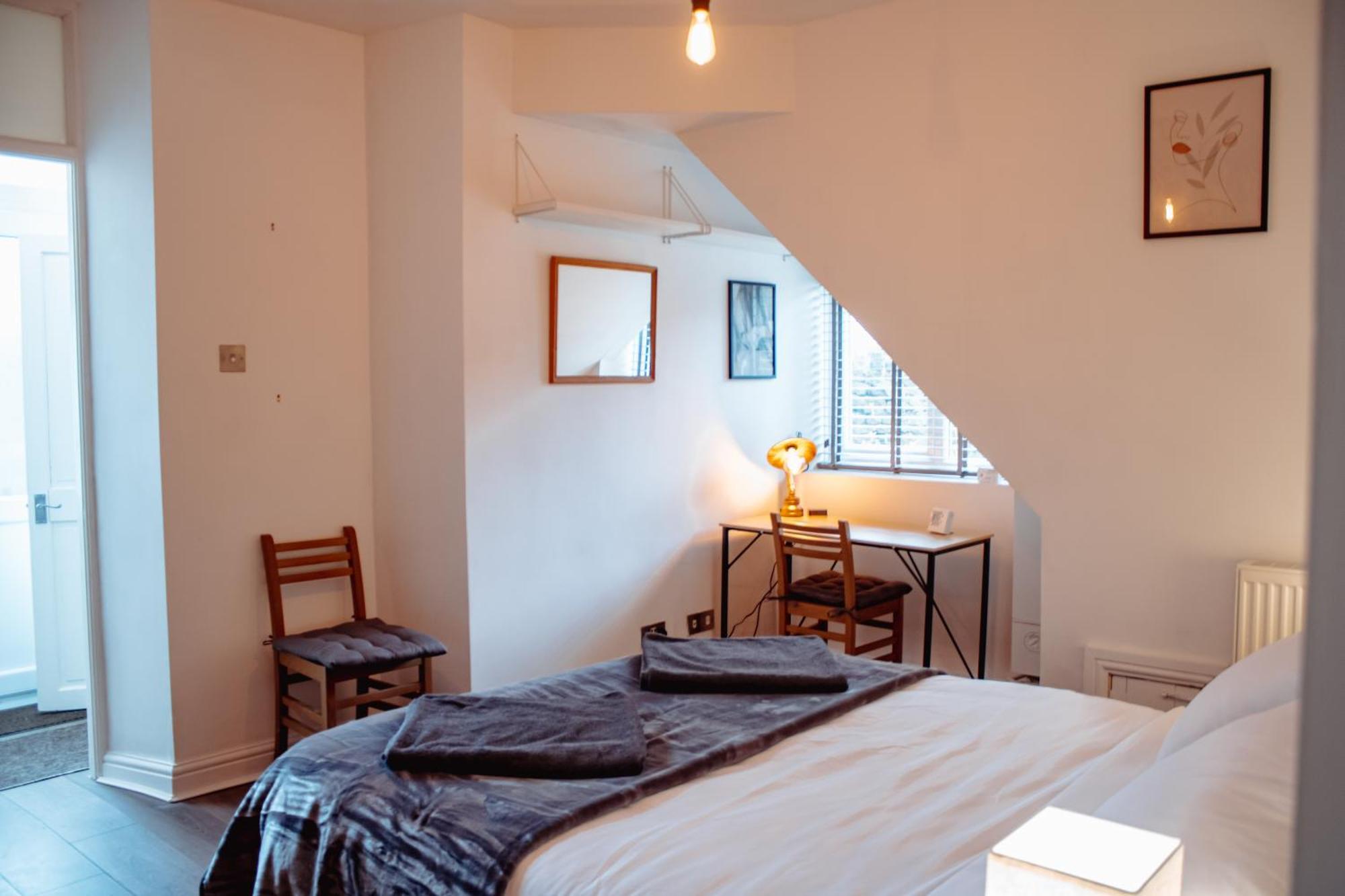 Апартаменты Spacious Flat With Free Parking Харрогейт Экстерьер фото